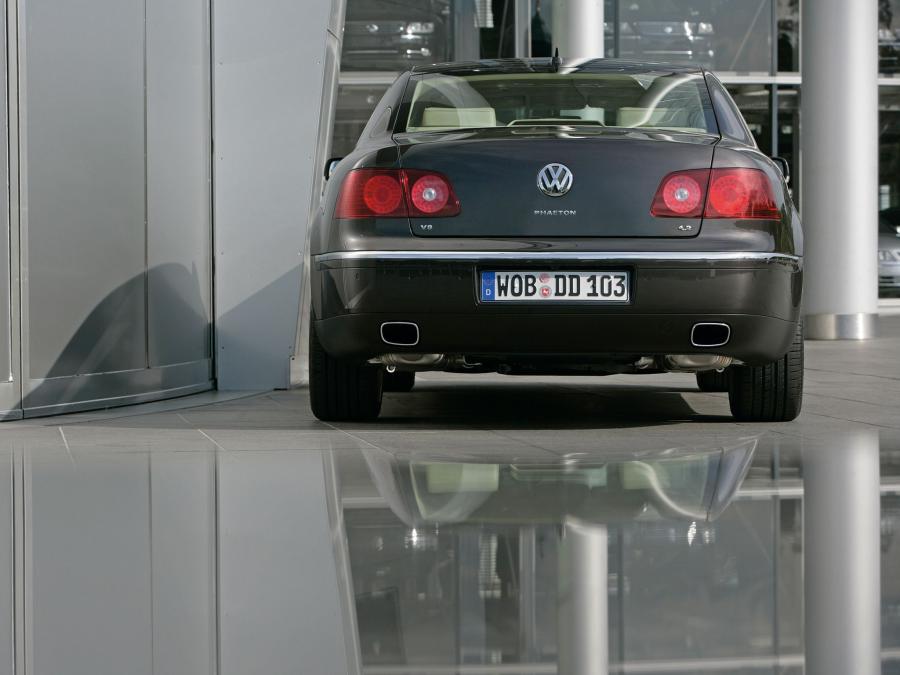  Volkswagen Phaeton V8 2007 года  (фото 15 из 23)